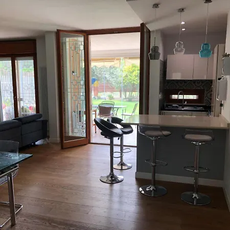 Apartment Eur Garden House - Parking Included Rom
