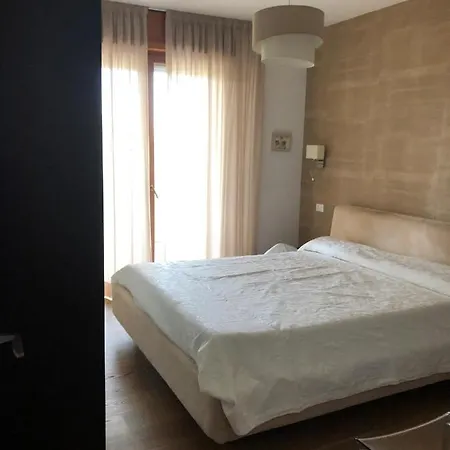 Eur Garden House - Parking Included Apartment